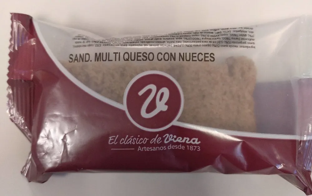 Sandwich multicereal queso con nueces