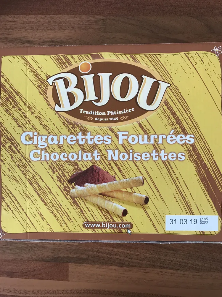 Cigarettes Fourrées Chocolat Noisettes
