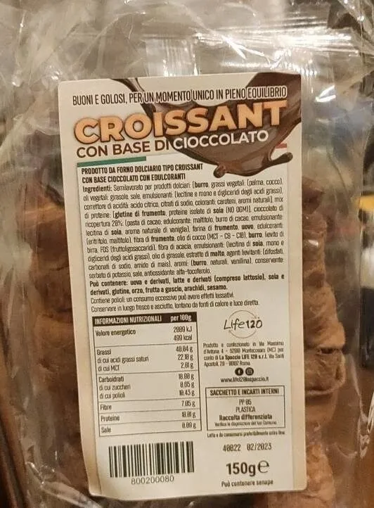 Croissant con base di cioccolato