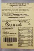 Uovo fondente senza zucchero con granella di nocciola