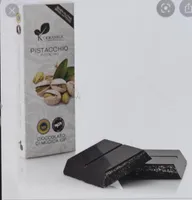 Cioccolata fondente con pezzi di pistacchio