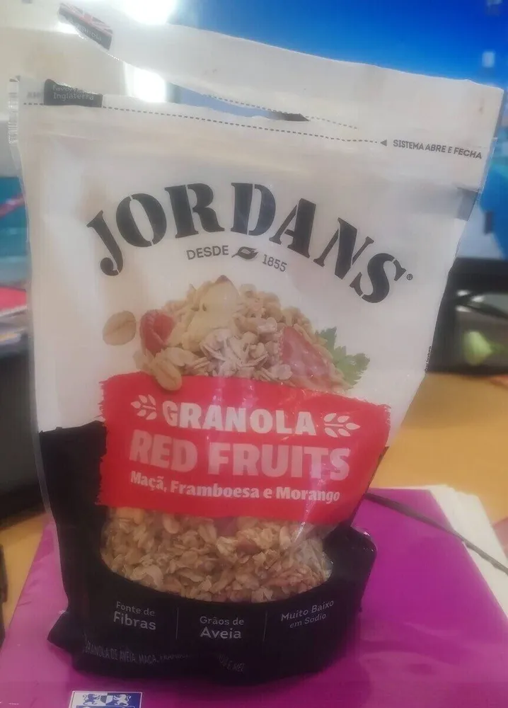 Granola red fruits
