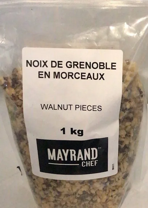 Noix de grenoble en moreceaux