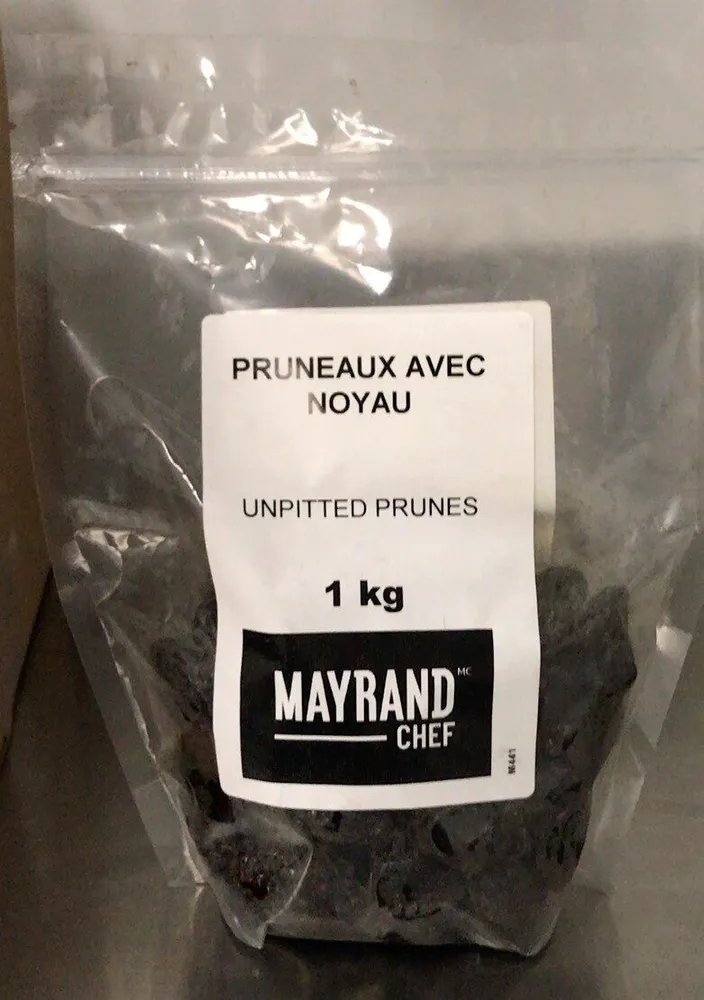 Pruneaux avec noyaux