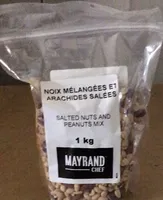 Noix mélangées et arachides salées