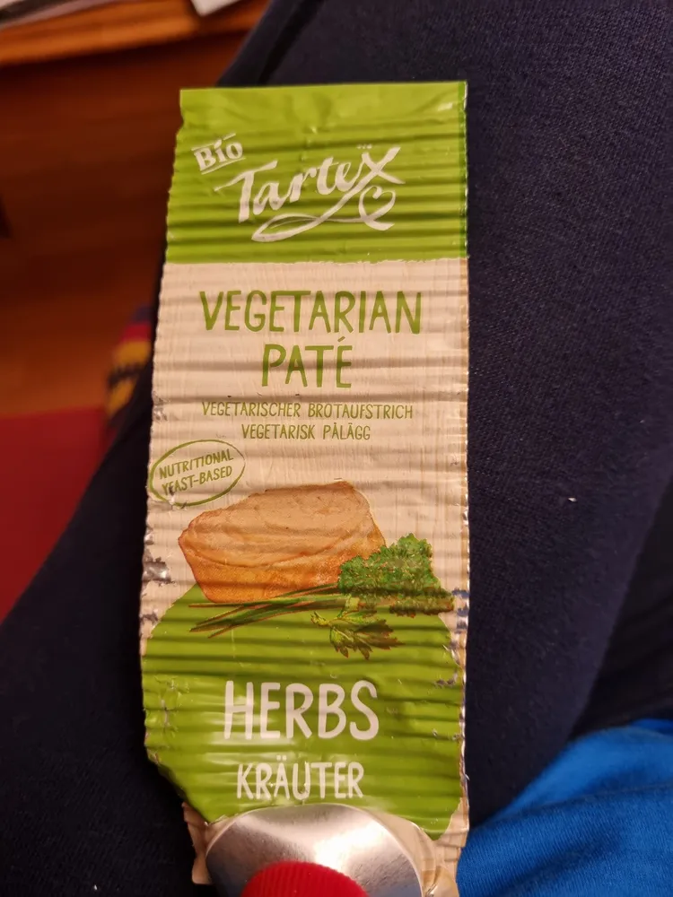 Vegetarischer Brotaufstrich mit Kräutern