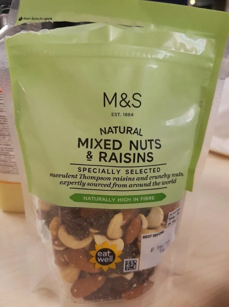 Mixed nuts & raisins