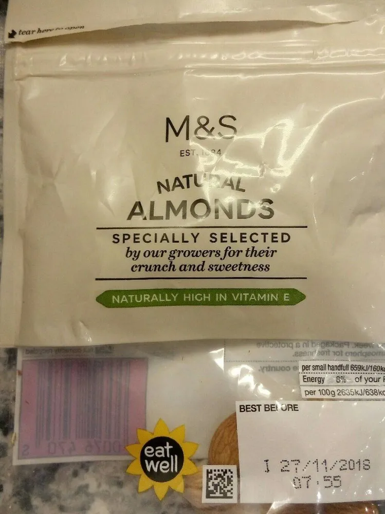Natural almonds