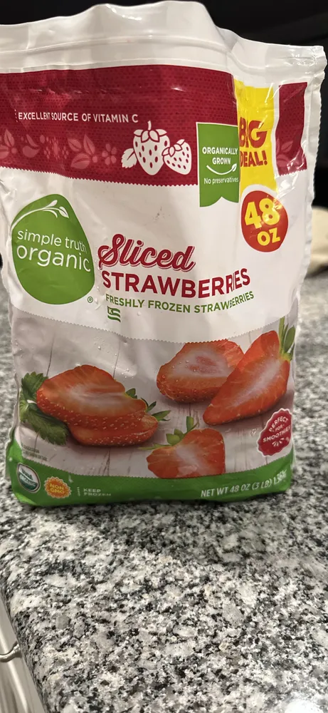 FRESHLY FROZEN SLICED STRAWBERRIES