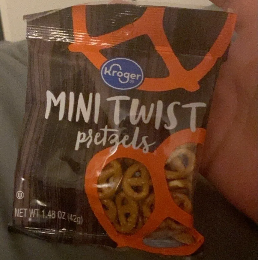 Mini twist pretzels