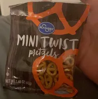 Mini twist pretzels