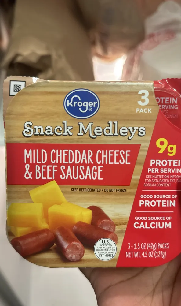 Mild Cheddar Cheese & Beef Sausage