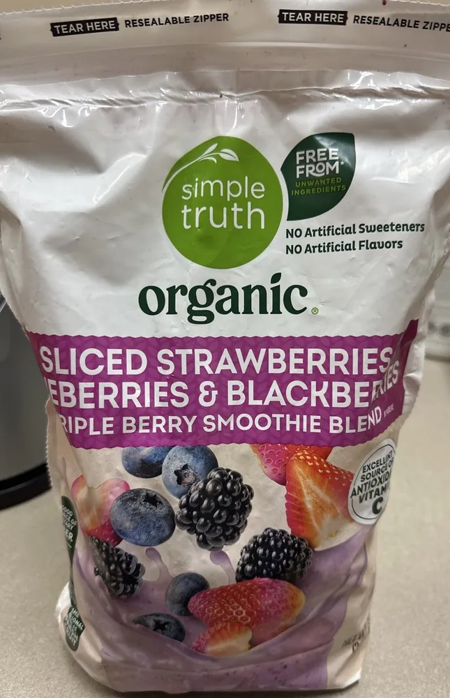 Sliced Strawberries, Blueberries & Blackberries Triple Berry Smoothie Blend