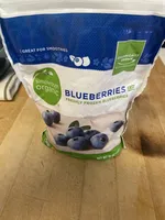 FRESHLY FROZEN BLUEBERRIES