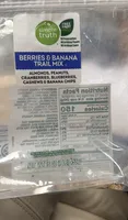 Berries and banana trail mix