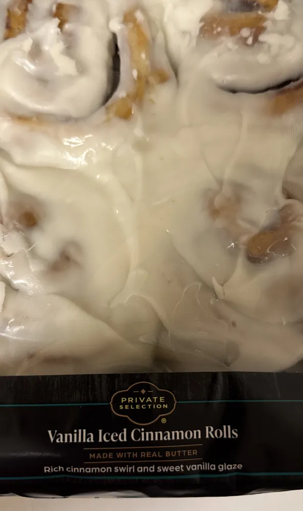 Vanilla Iced Cinnamon Rolls