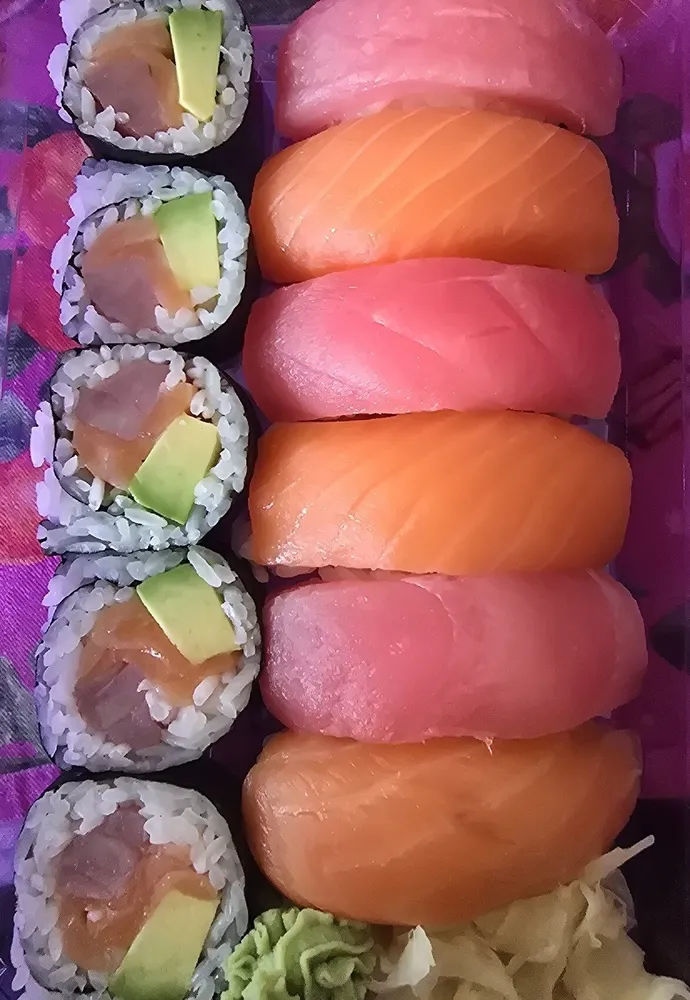 Fresh Salmon Nigiri Combo