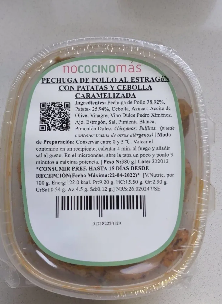 Pechuga de pollo al estragón con patatas y cebolla