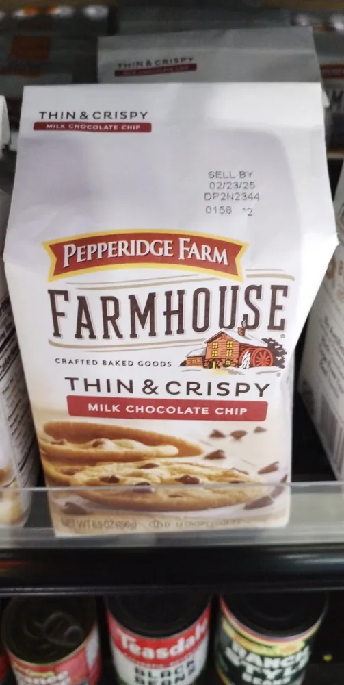 Cookies, thin and crispy, milk chocolate chip