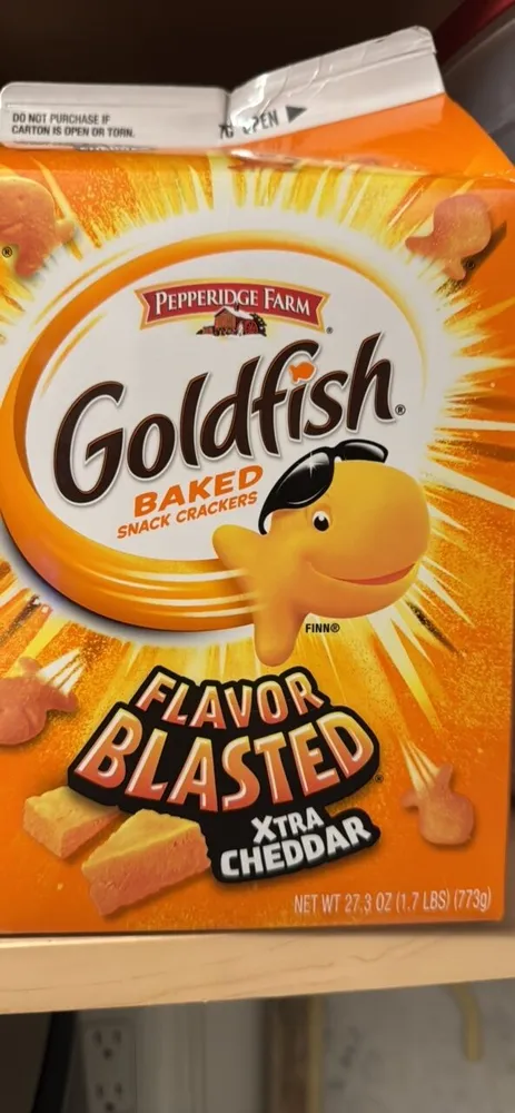 Flavor Blasted Xtra Cheddar Baked Snack Crackers