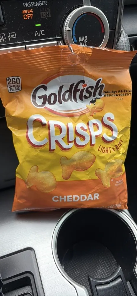 Goldfish Crisps Light & Airy Cheddar
