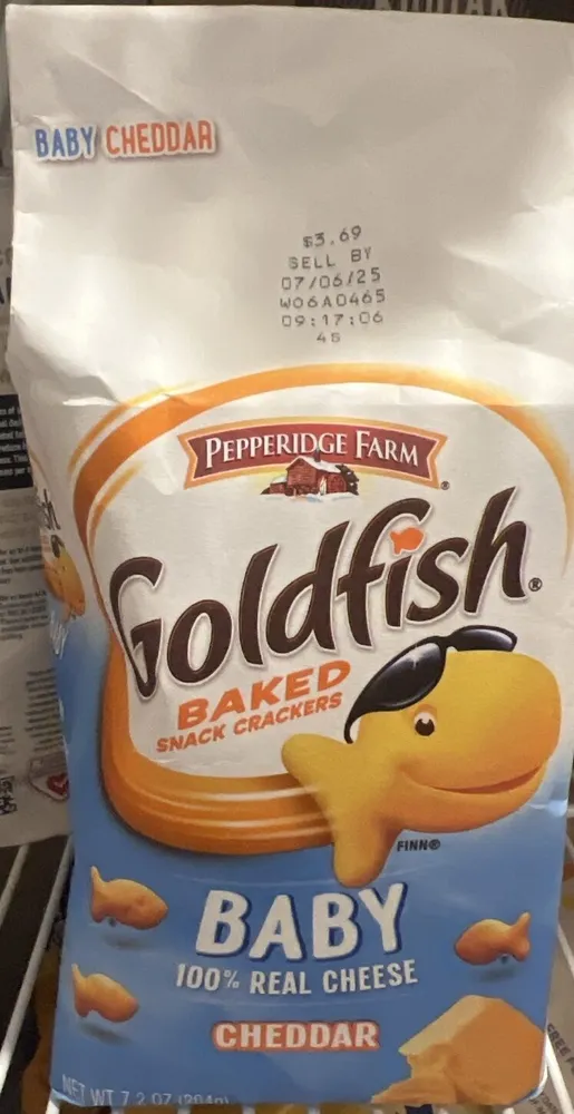 BABY CHEDDAR BAKED SNACK CRACKERS