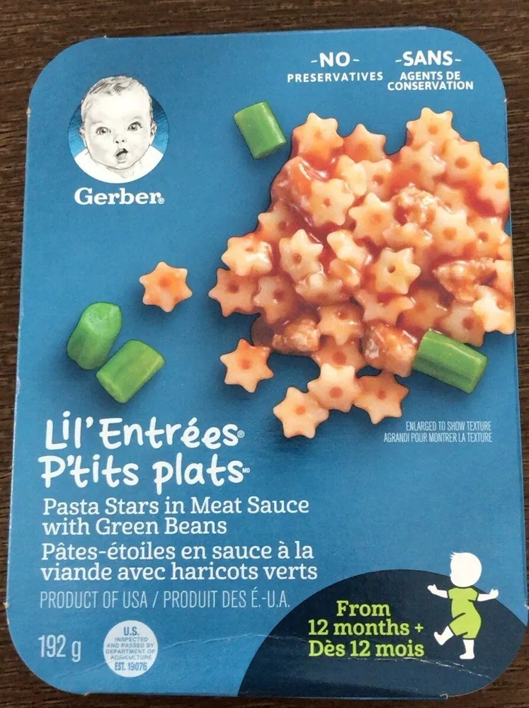 Pâtes-étoiles en sauce à la viande avec haricots verts