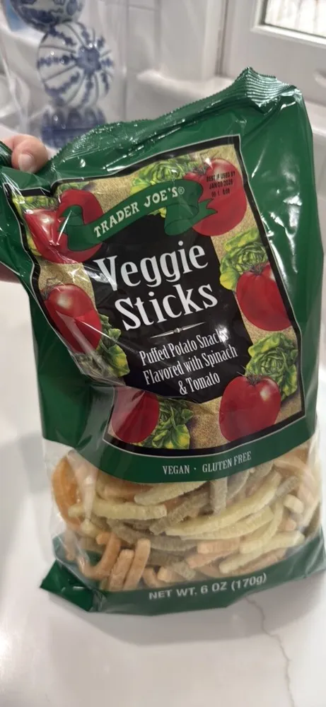 Veggie Sticks Puffed Potato Snacks Flavored with Spinach & Tomato