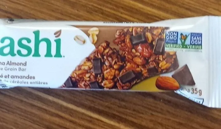 Dark Chocolate Almond Chewy While Grain Oat Bar