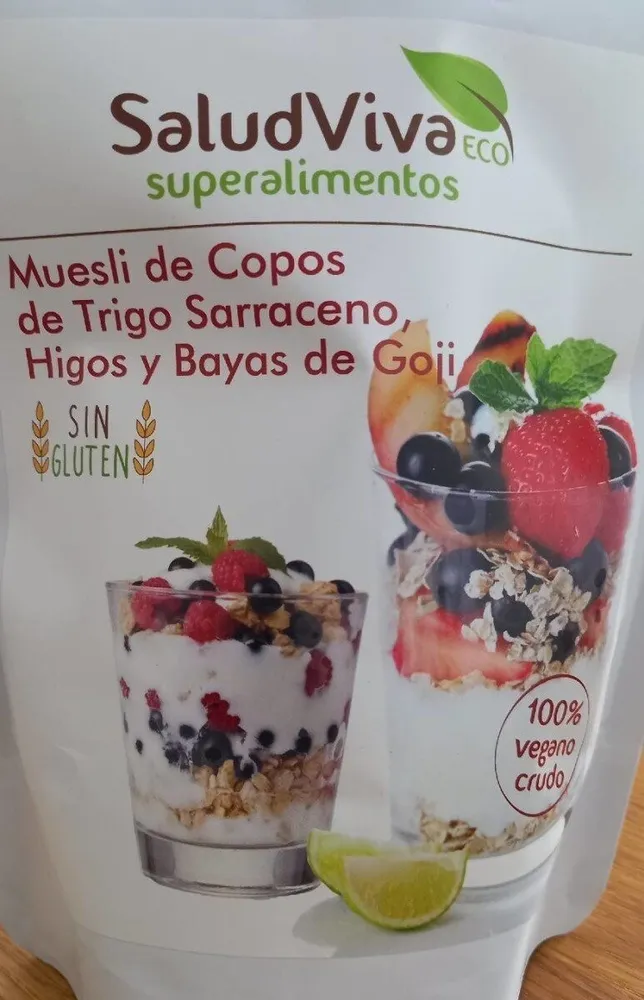 Muesli de copos de trigo sarraceno, higos y bayas de Goji