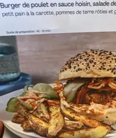Burger de poulet en sauce hoisin