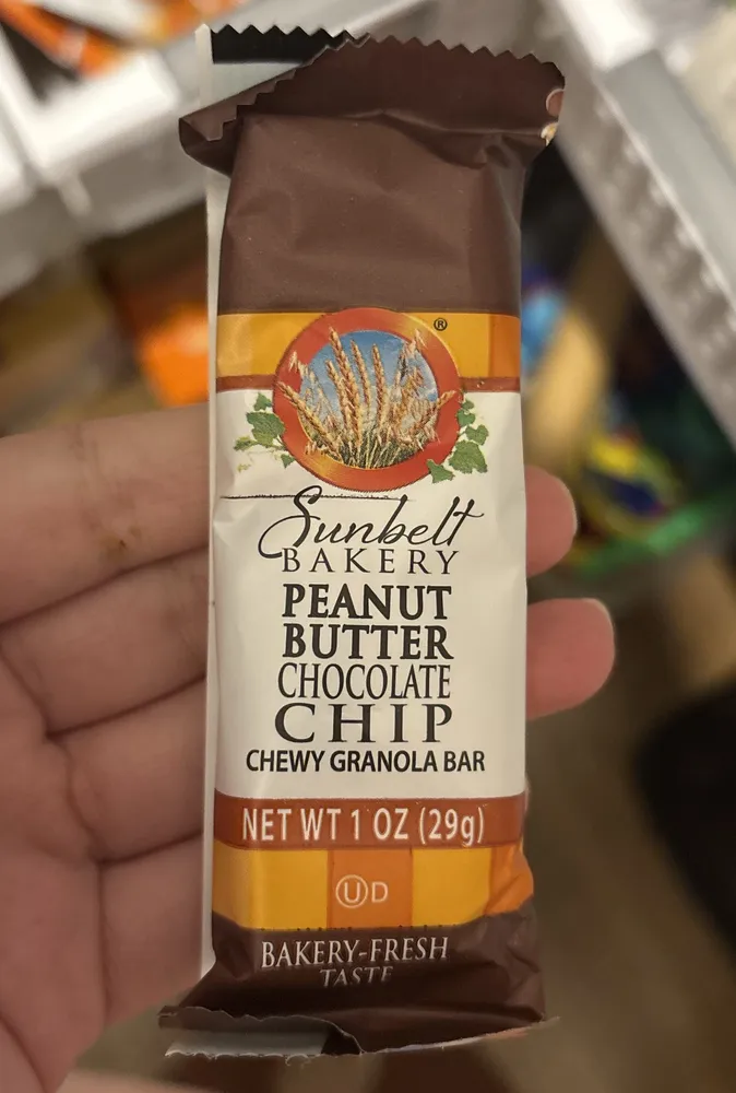 Peanut Butter Chocolate Chip Chewy Granola Bar
