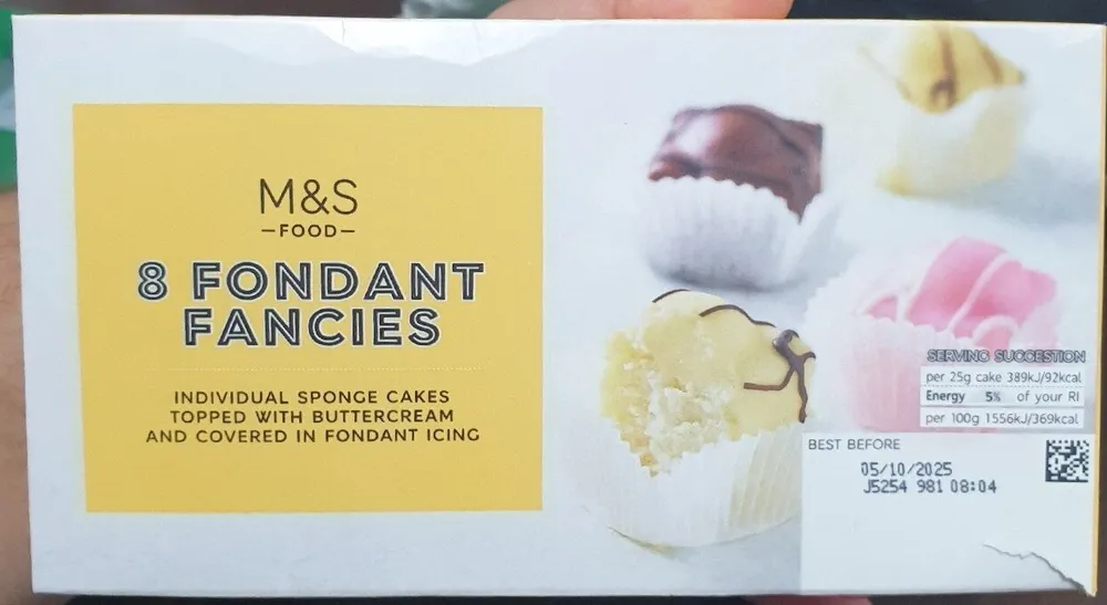 8 Fondant Fancies