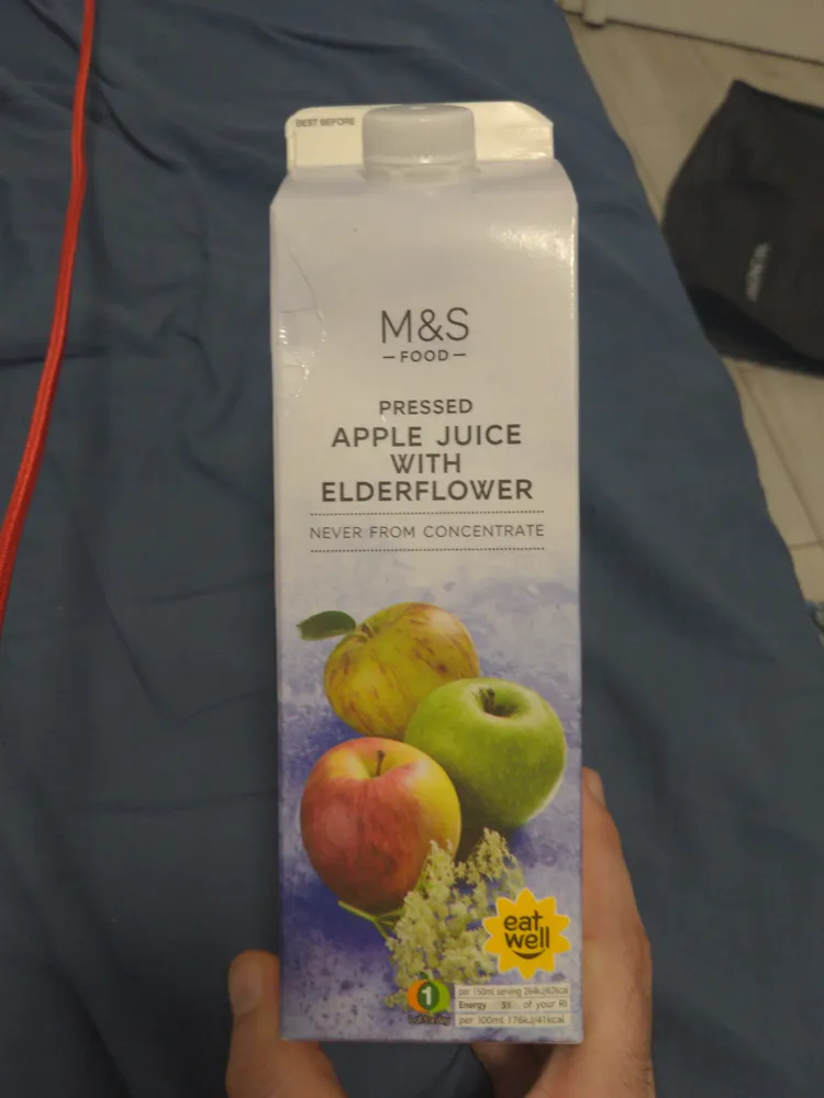 Jus de pomme et sureau