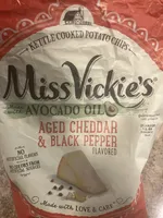 Kettle Cooked Potato Chips Aged Cheddar & Black Pepper Flavored