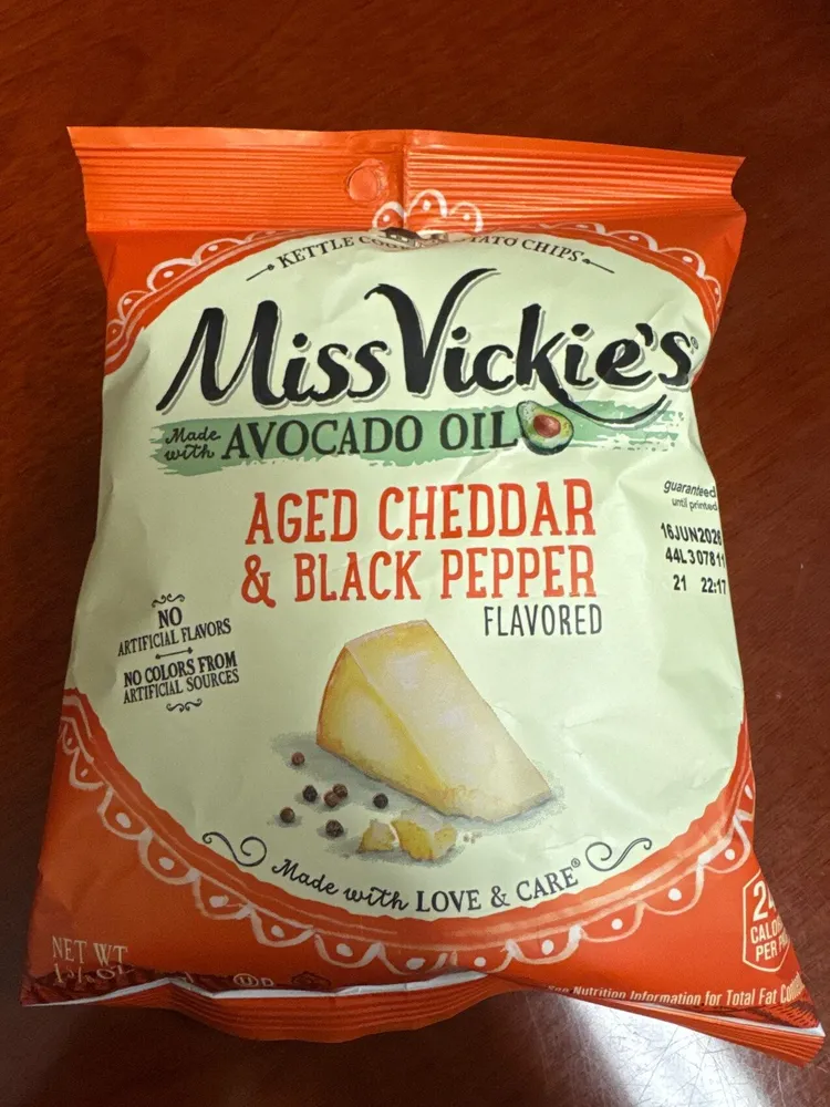 Aged Cheddar & Black Pepper Flavored Kettle Cooked Potato Chips
