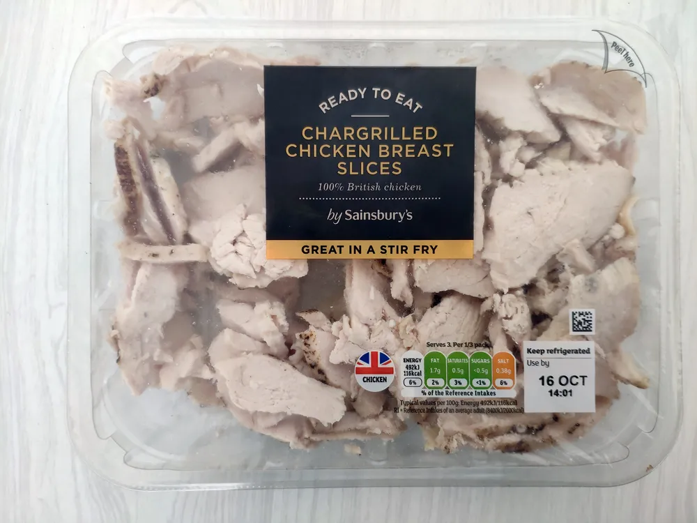 Chargrilled chicken breast slices