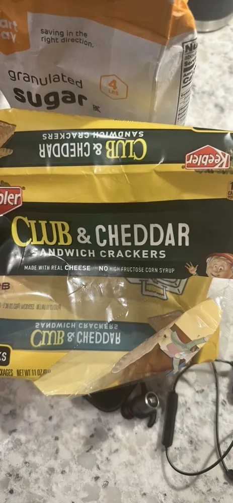 Club & cheddar Sandwich Crackers Cheddar