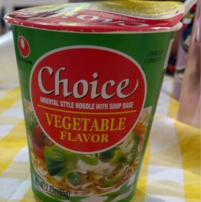 Oriental style noodle with soup base vegetable flavor