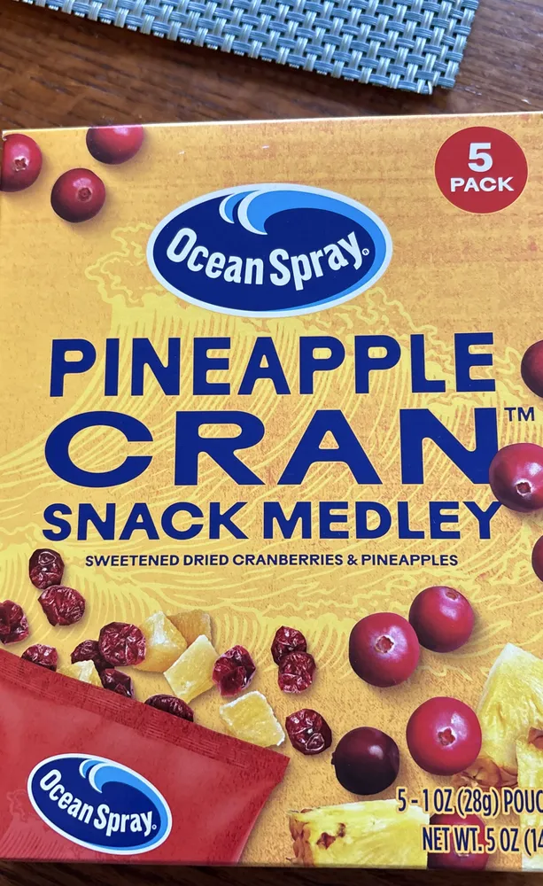 Pineapple Cran snack medley