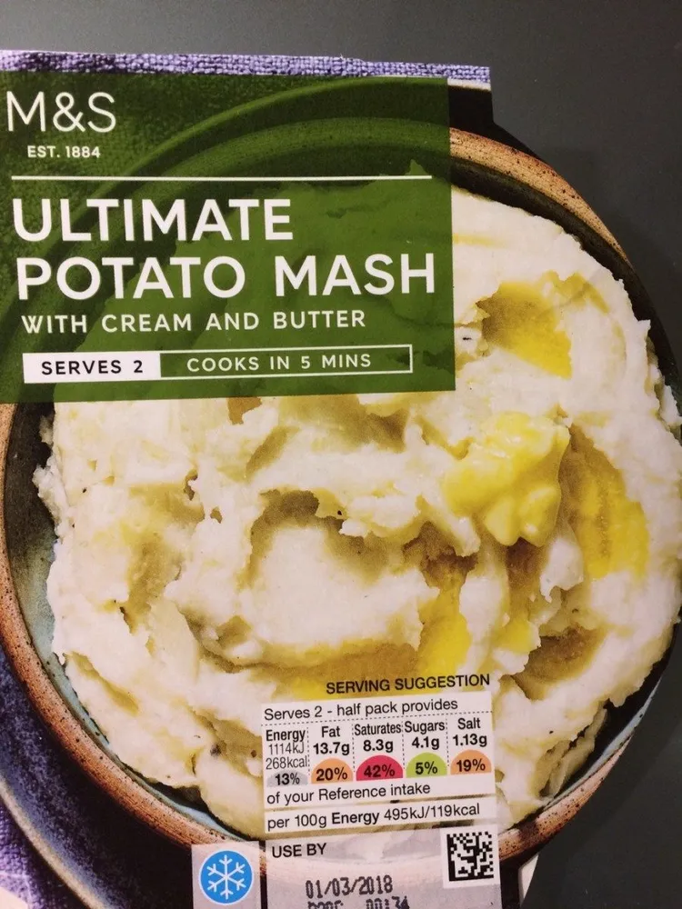 BUTTERY MASHED POTATO with cream & black pepper