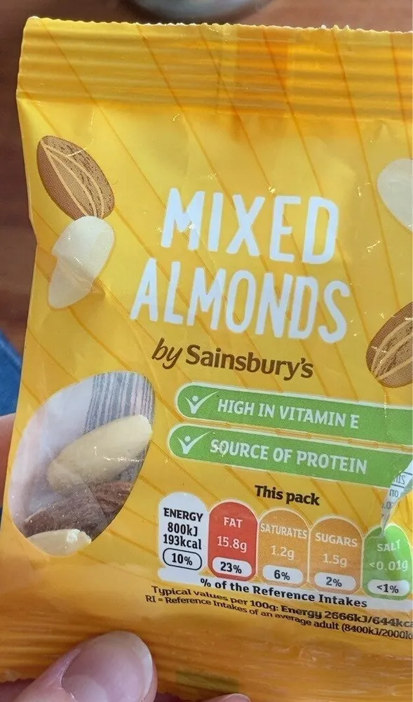 Mixed almonds