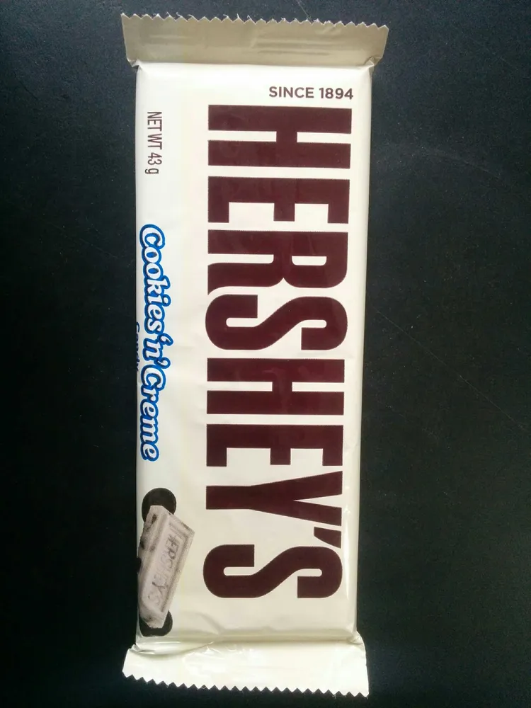 Cookies 'n' Creme Candy Bar