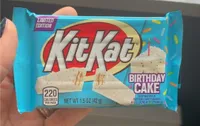 kit kat birthday cake