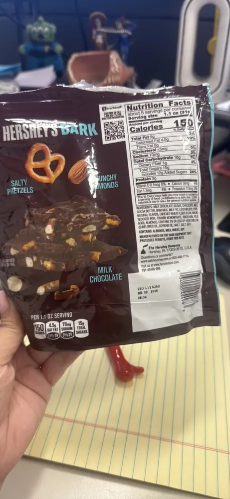 HERSHEY'S BARK MILK CHOCOLATE PIECES WITH ALMONDS AND SALTED PRETZELS