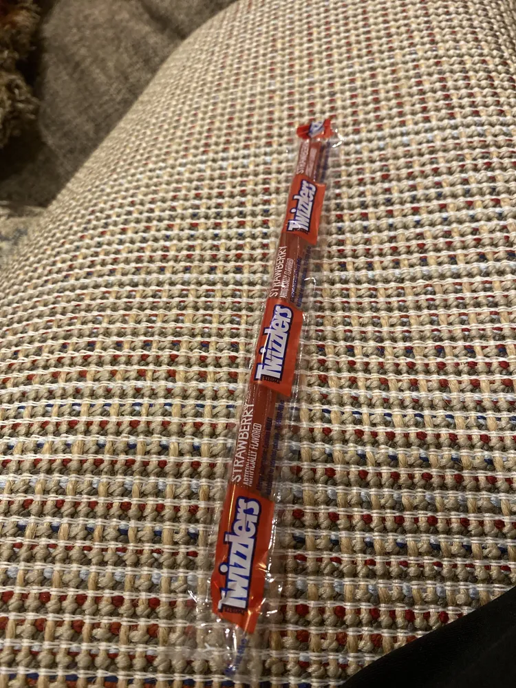 Hershey's Twizzlers Filled Twist Strawberry Lemonade