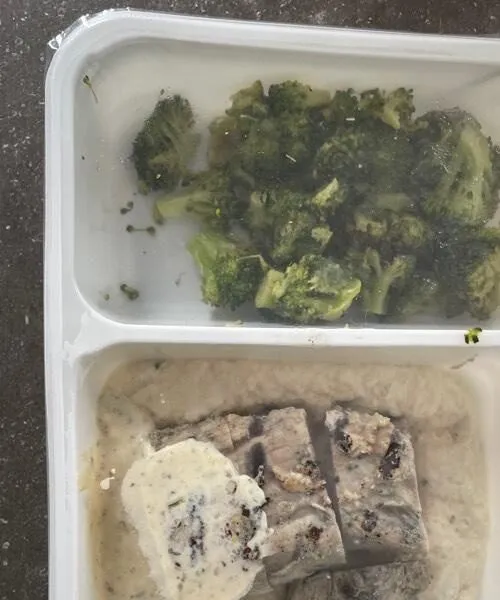 Filet de porc en sauce crémeuse à la moutarde de Dijon
