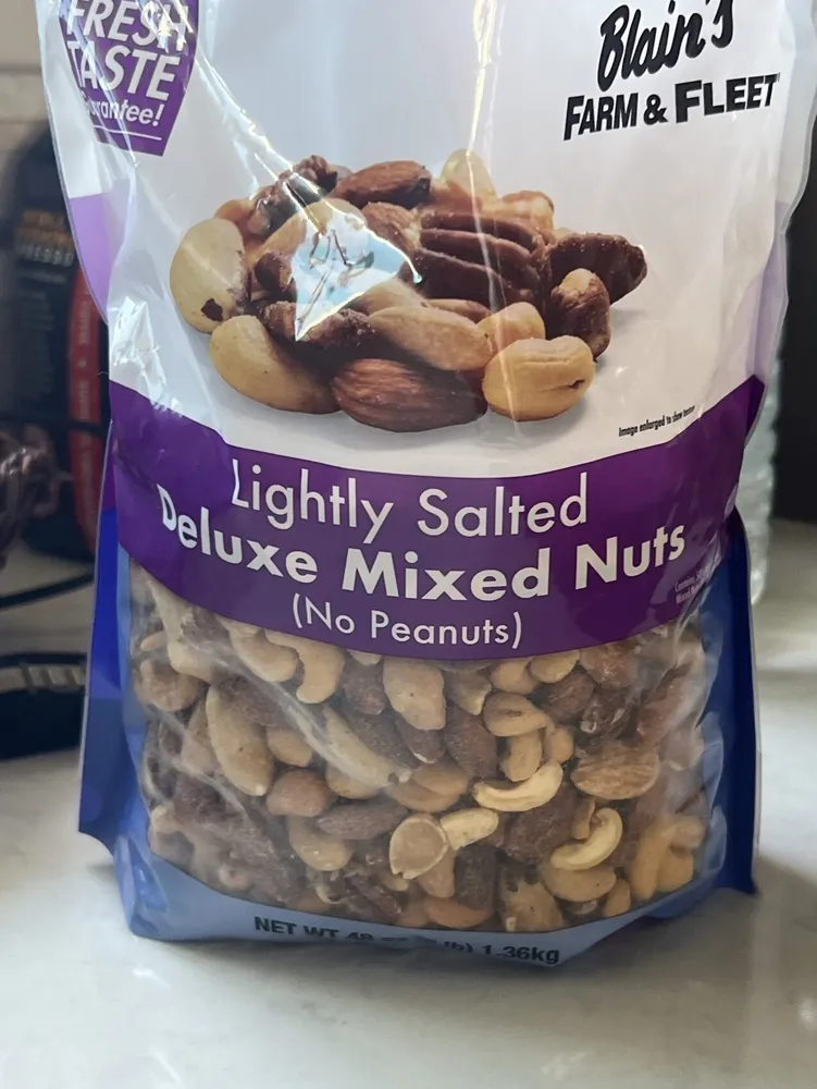 lightly salted deluxe mixed nuts