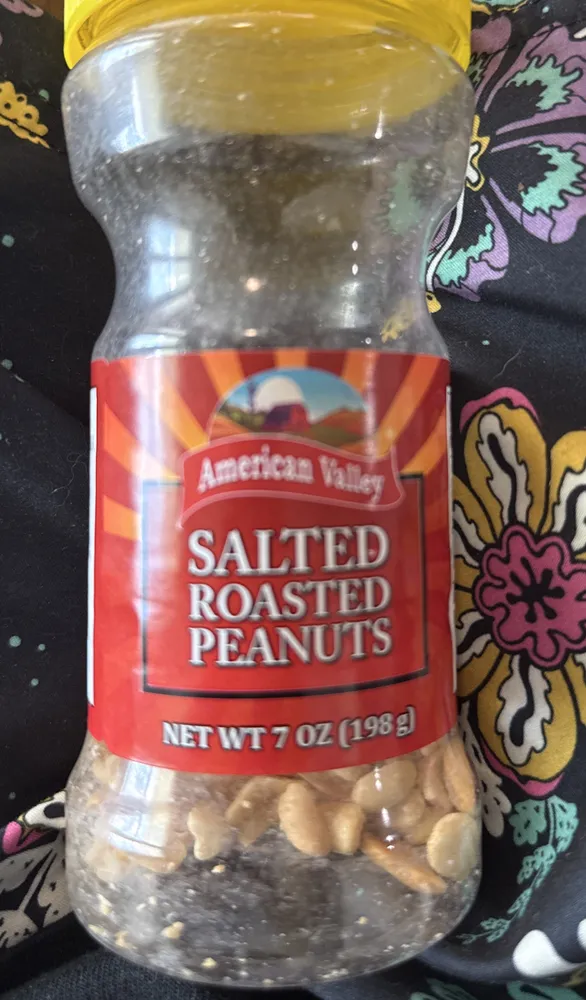 Salted roasted peanuts