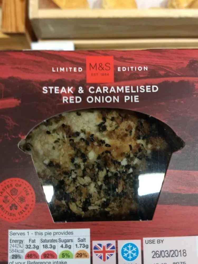 Steak and caramelised red onion pie